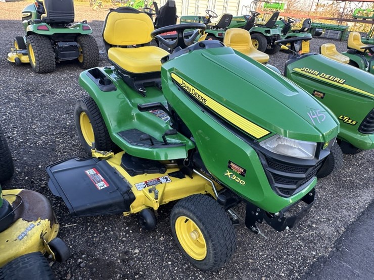 2014-john-deere-x320-image-4