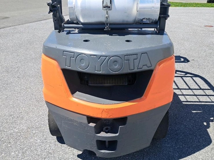 2020-toyota-8fgu25-image-22