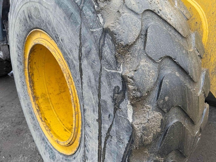 2021-komatsu-wa200-8-image-8