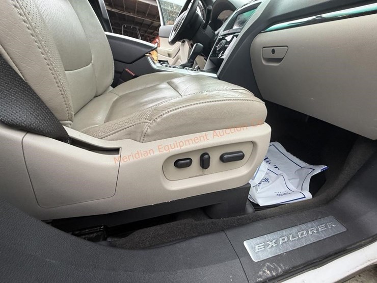 ford-explorer-limited-image-48