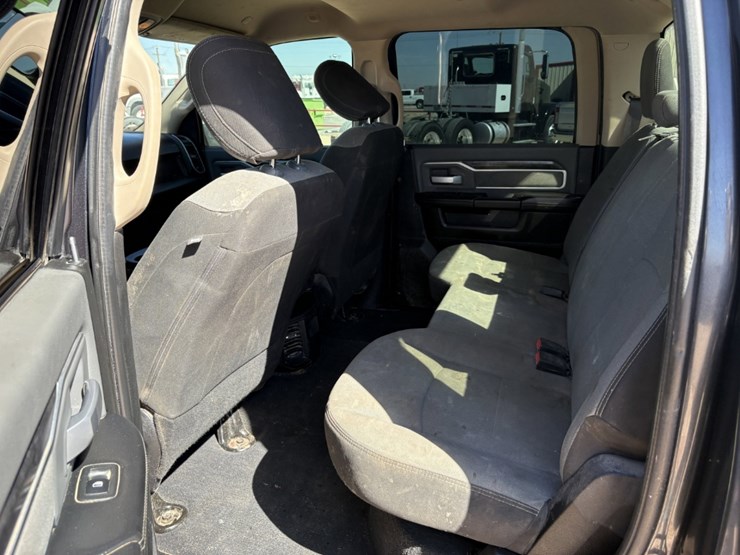 2020-dodge-2500-image-5