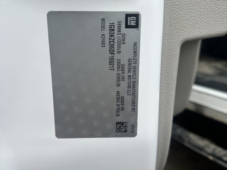 2013-chevrolet-3500hd-image-19