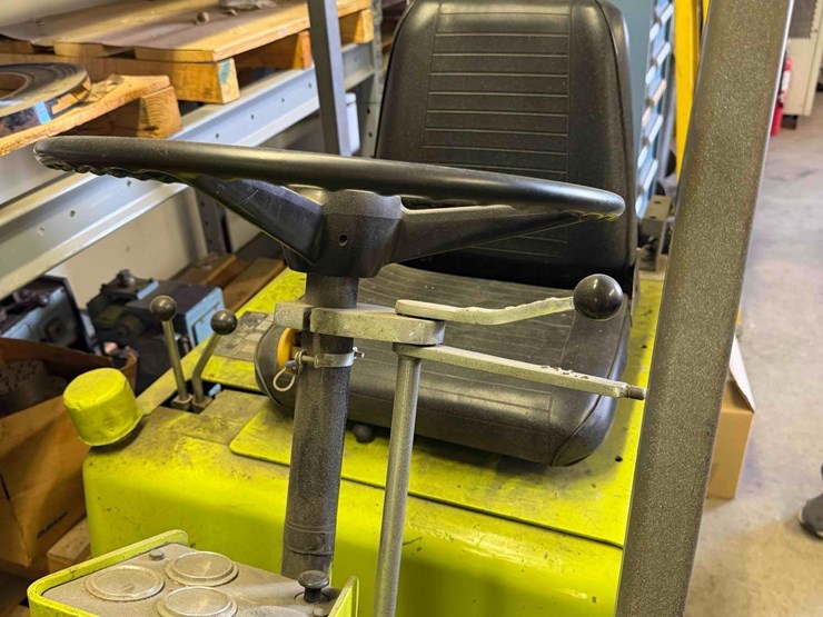 clark-propane-forklift-cf25-image-9
