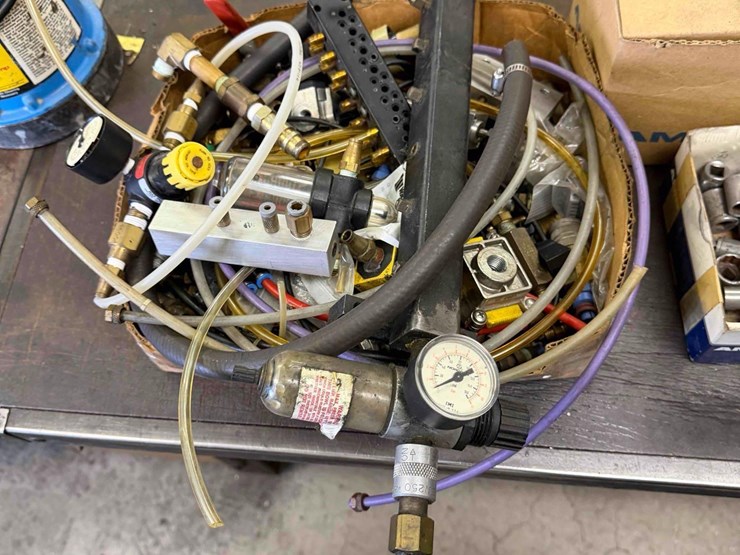 misc.-air-fittings-&-manifolds-image-4