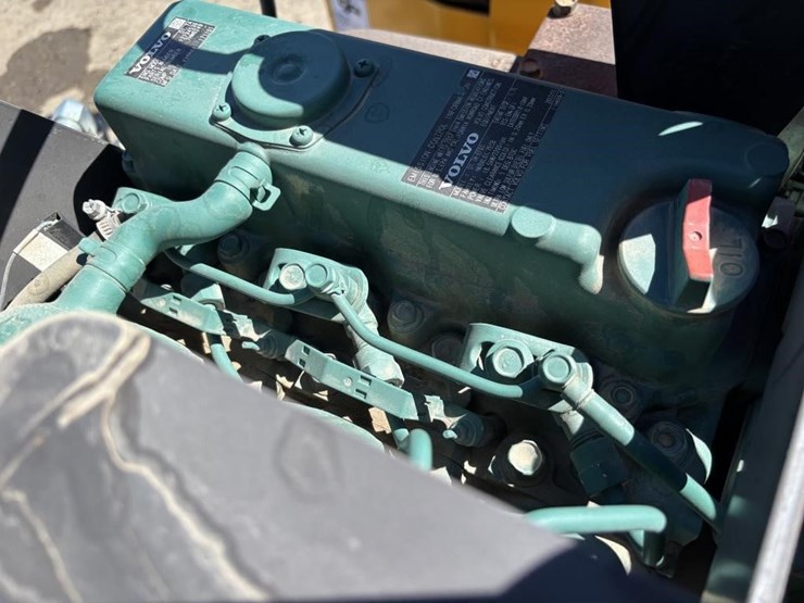 2018-volvo-dd25b-image-32