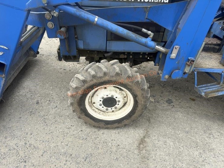 new-holland-tc30-image-5