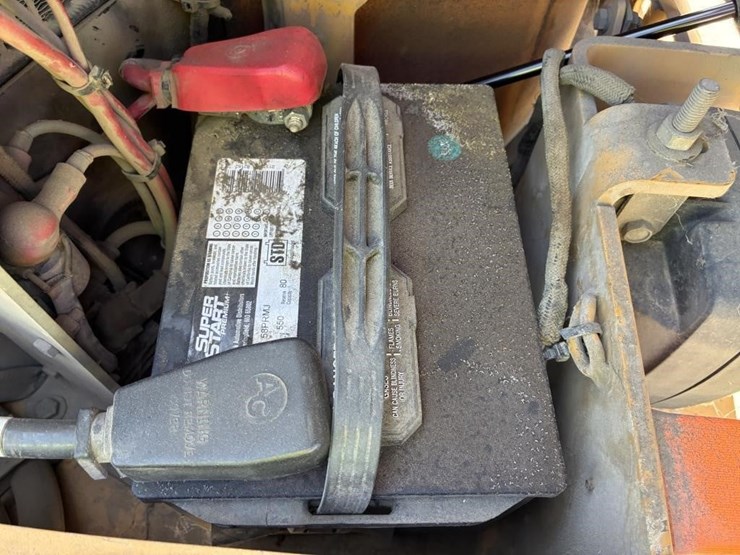 2009-caterpillar-cb24-image-24