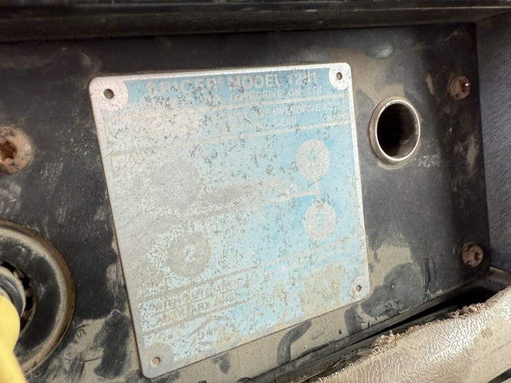 1999-mack-ch613-image-23