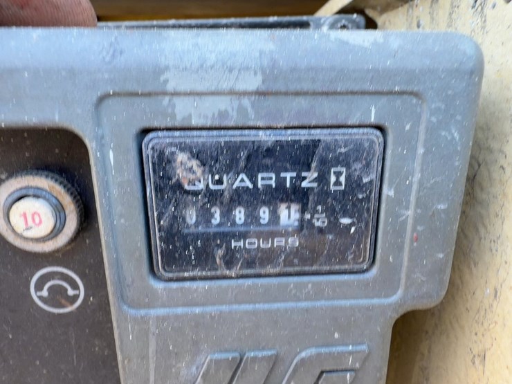 2010-jlg-2630es-image-11