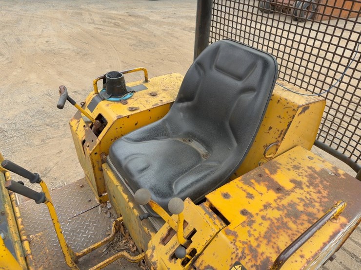 1984-deere-450d-image-29