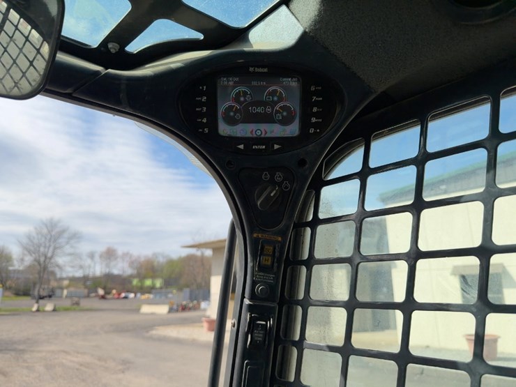 2020-bobcat-t870-image-24