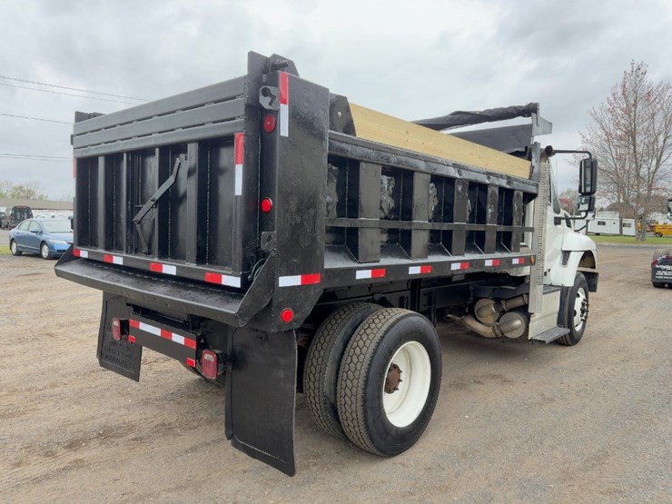 2016-international-7400-image-5