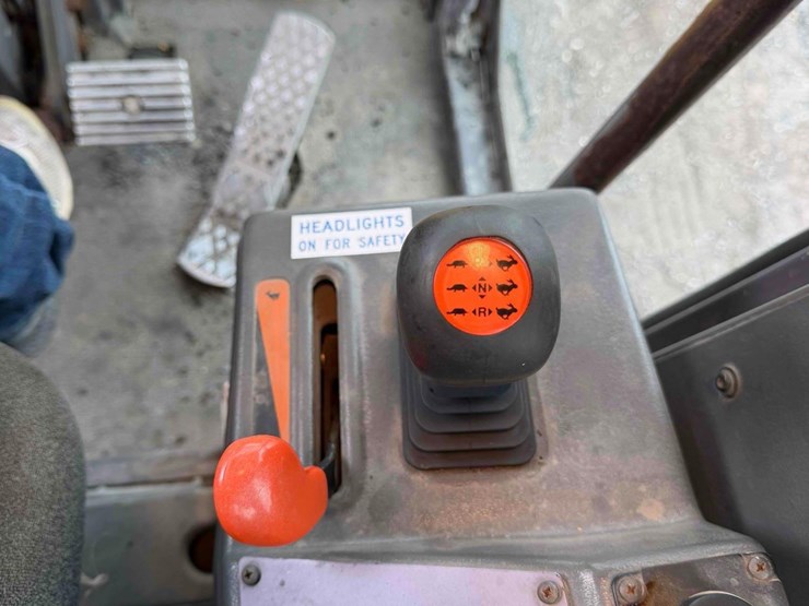 2005-volvo-g710b-image-38