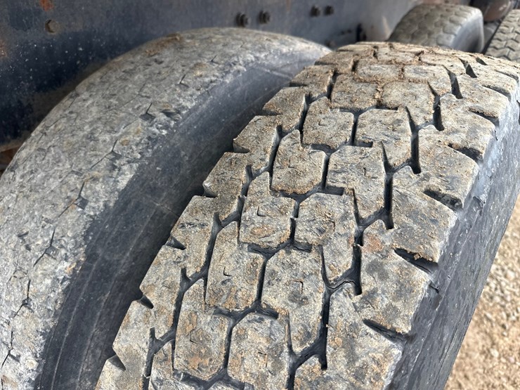 1983-mack-dm686s-image-51