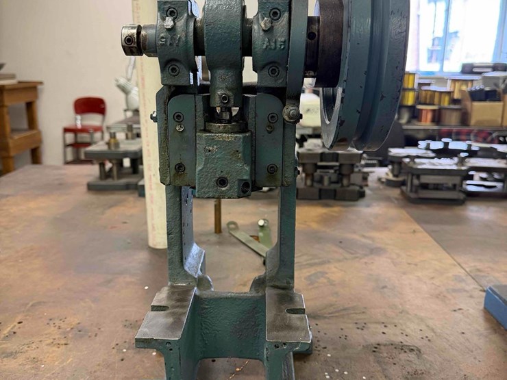 berg-mechanical-press-image-1