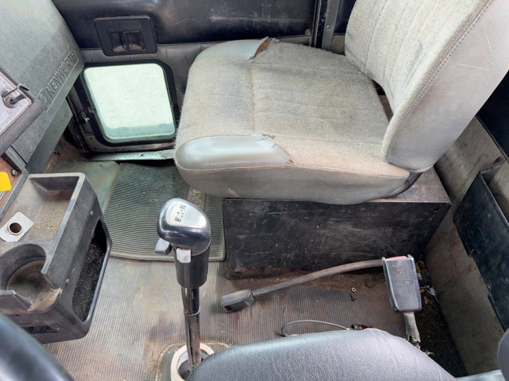 2000-kenworth-w900-image-26