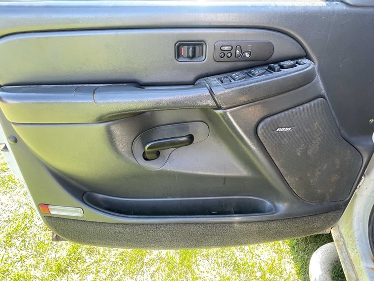 #7046-•-2005-chevrolet-duramax-(has-wi-title)-image-55