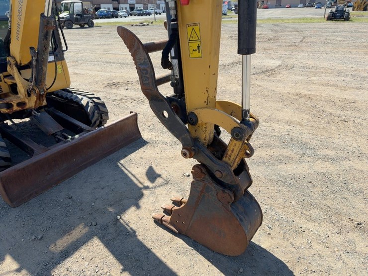 2014-caterpillar-303e-cr-image-8