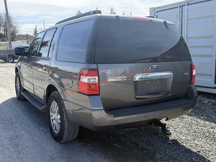 2013-ford-expedition-xlt-image-3