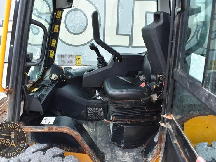 2023-jcb-270-image-29