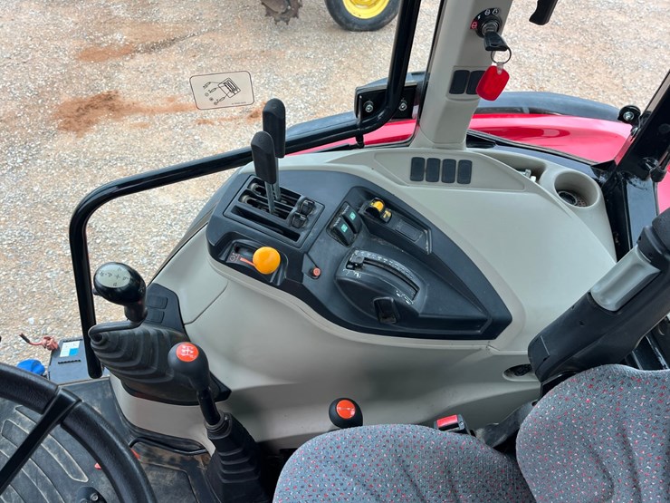 2021-massey-ferguson-4708-image-18