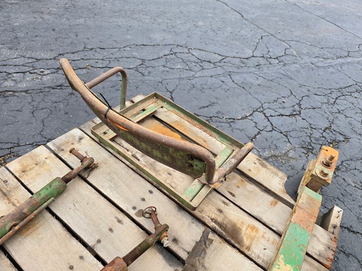 #1013-•-john-deere-tractor-seat-frame-image-4