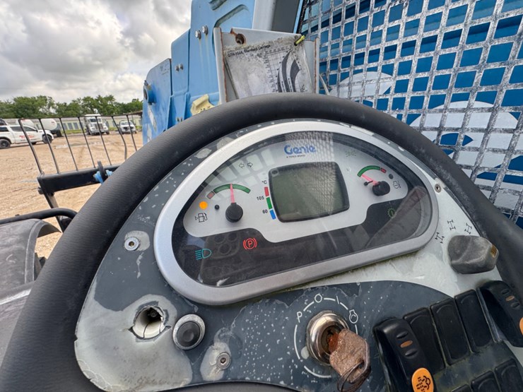 2014-genie-gth1544-image-10