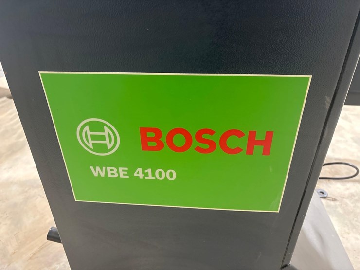 2016-bosch-wbe4100-tire-balancer-image-5