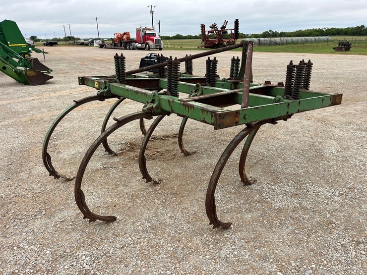 john-deere-100-image-5