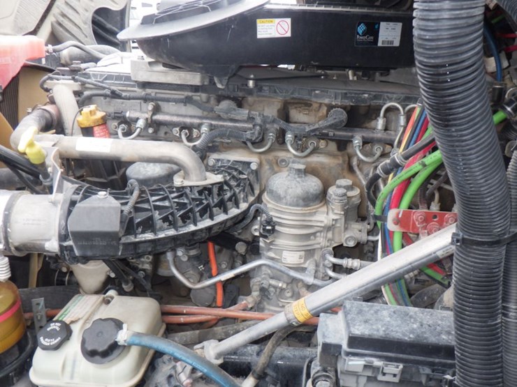 2017-freightliner-cascadia-125-image-19