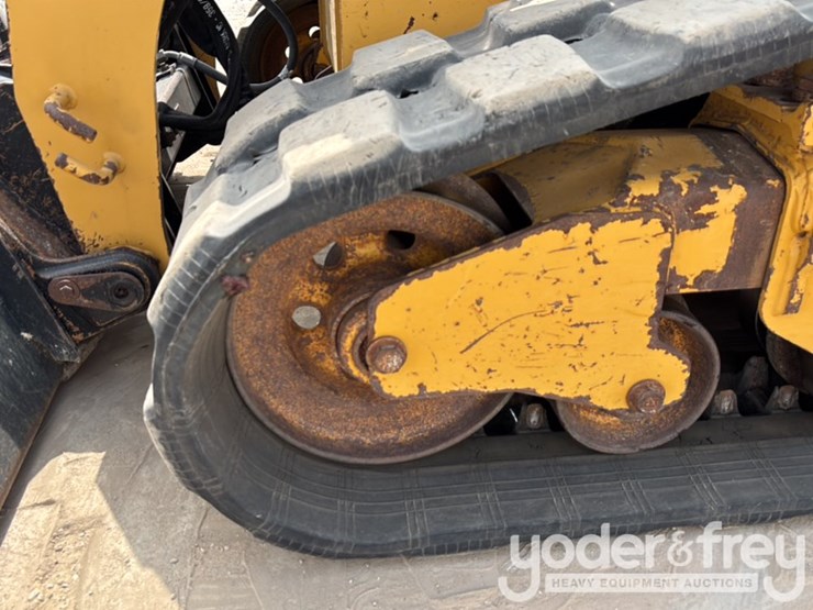 2022-caterpillar-299d3-image-11
