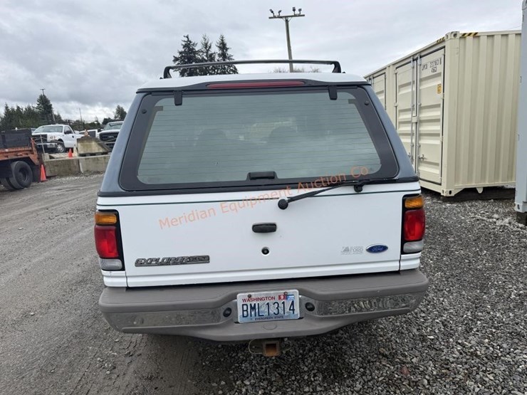 1995-ford-explorer-xlt-image-4