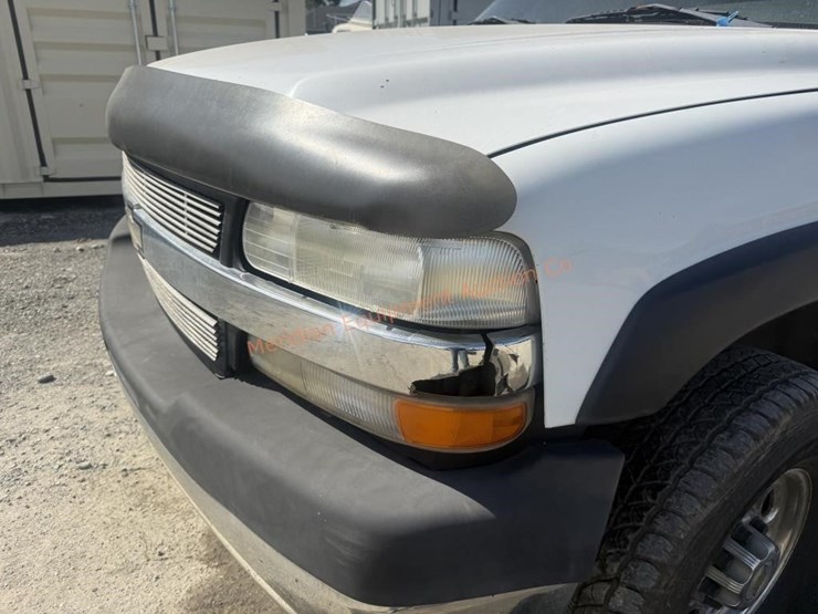 2001-chevrolet-silverado-2500-image-12