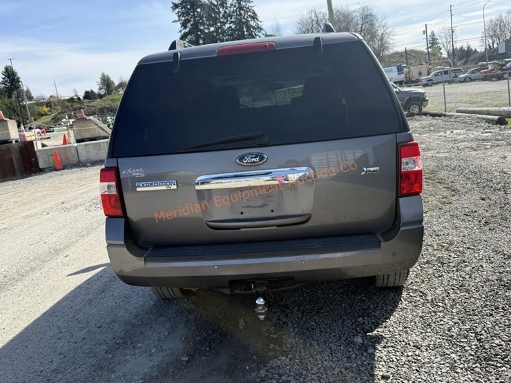 2013-ford-expedition-xlt-image-4