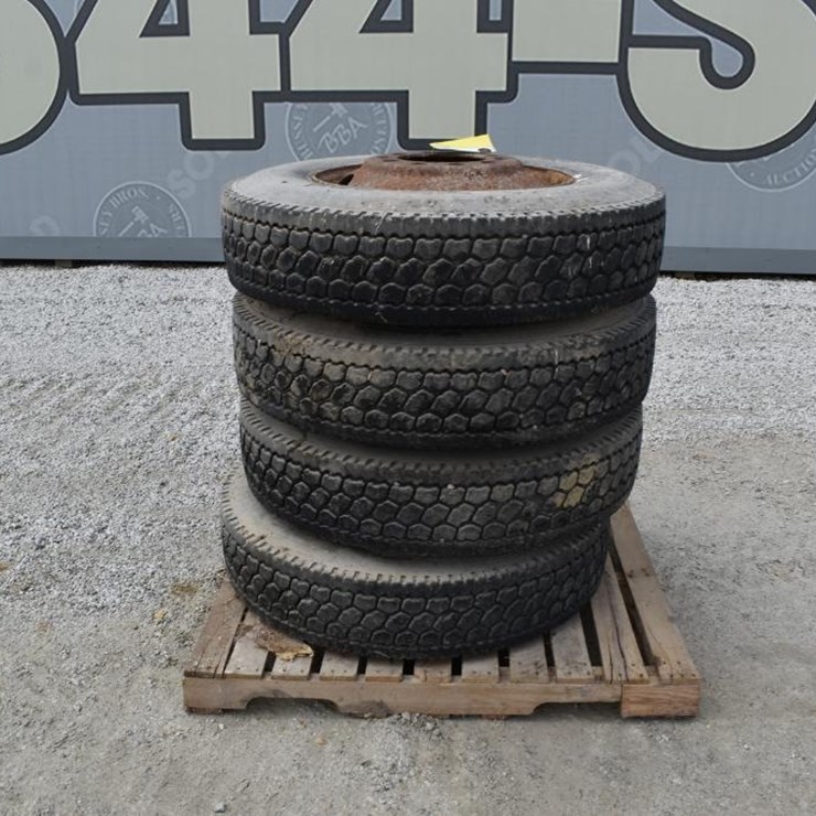 Tires DYNATRAC TIRES & RIMS 42941