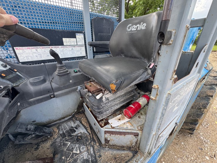 2014-genie-gth1544-image-11