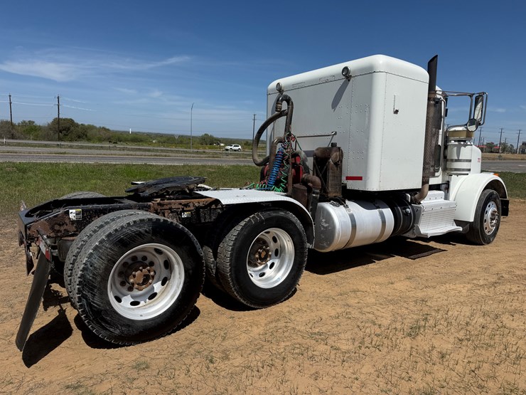 2013-peterbilt-367-image-5