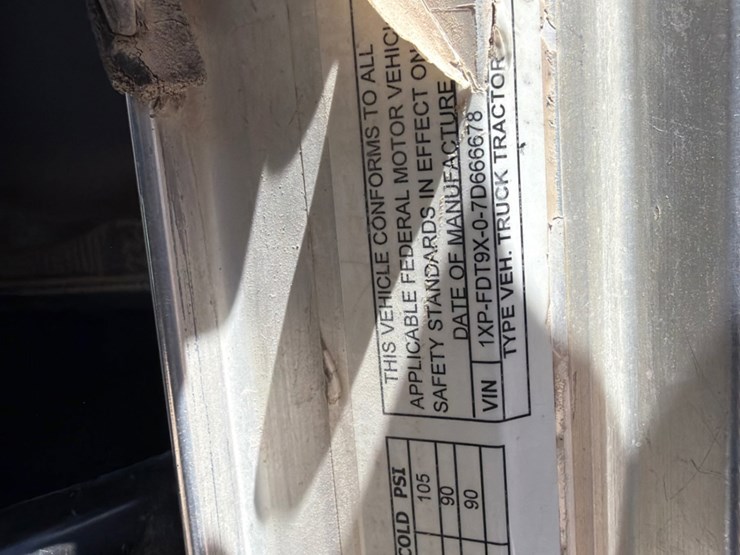 2007-peterbilt-378-image-12