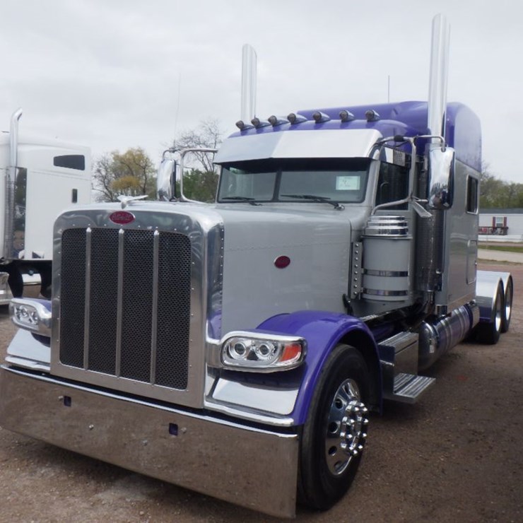2024 PETERBILT 389