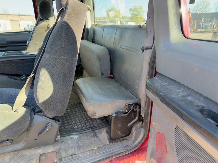 2006-ford-f550-xl-image-13