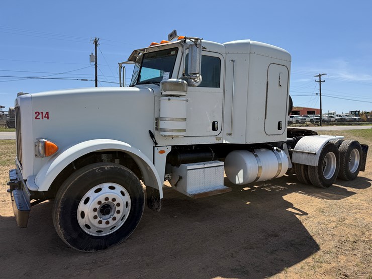 2013-peterbilt-367-image-1
