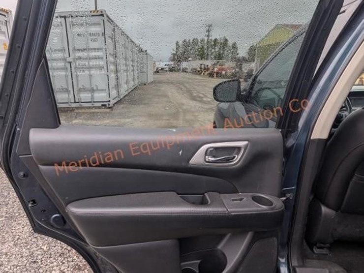 2014-nissan-pathfinder-image-32