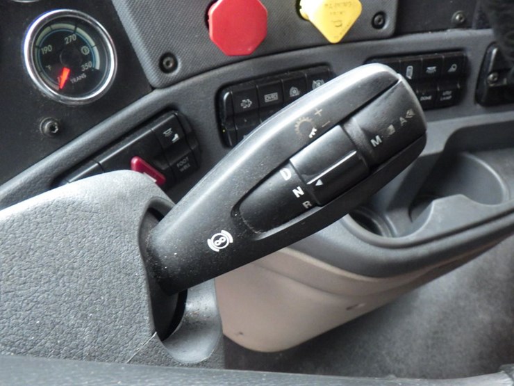 2017-freightliner-cascadia-125-image-20