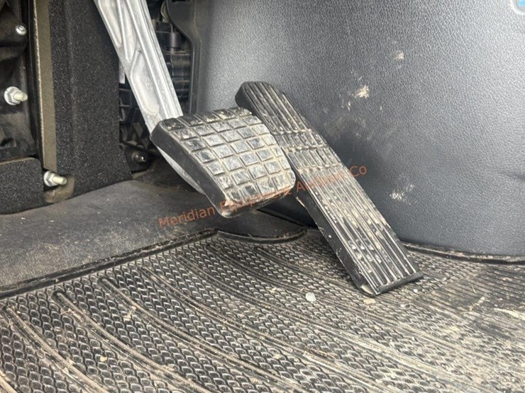 2020-freightliner-cascadia-113-image-43