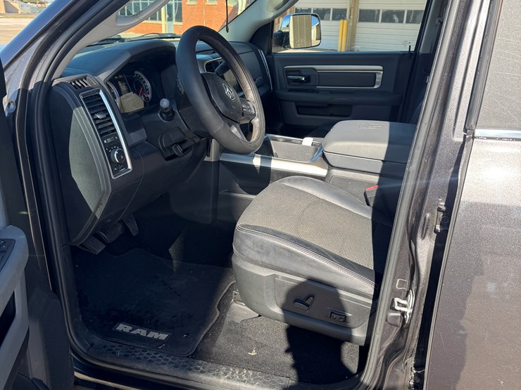 2018-dodge-2500-image-5