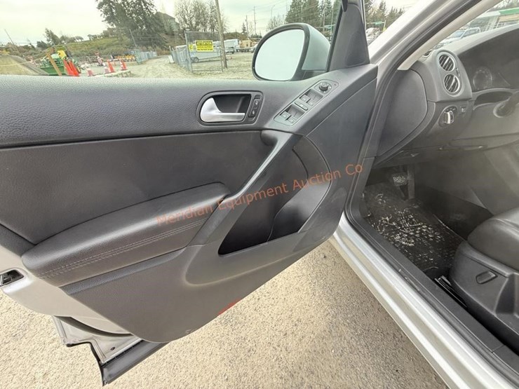 2016-volkswagen-tiguan-image-30