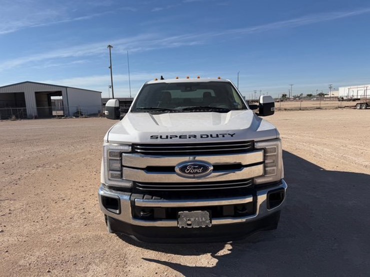2019-ford-f350-image-2