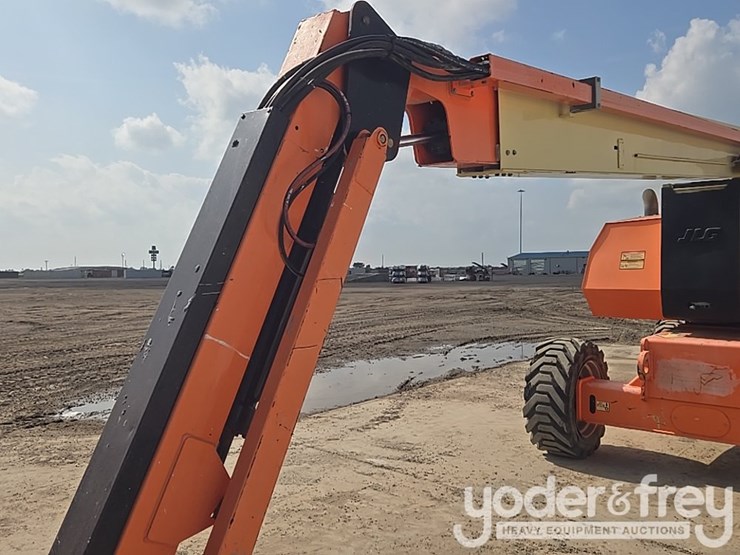 2016-jlg-800aj-image-21