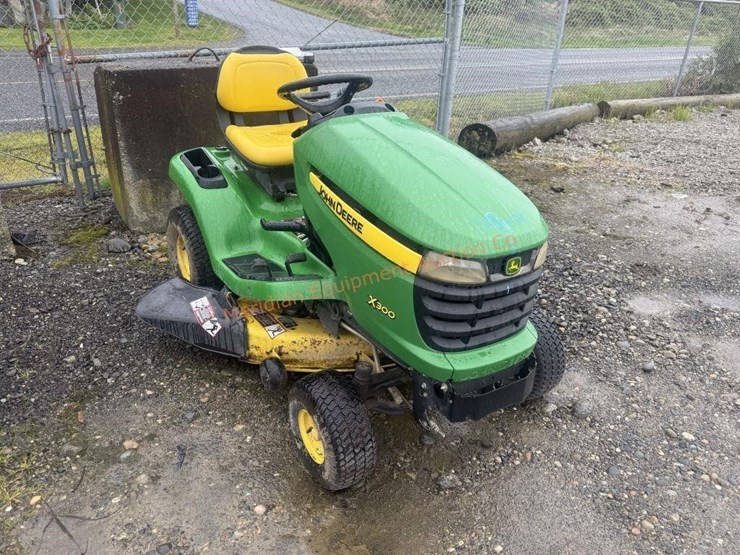 john-deere-x300-image-5