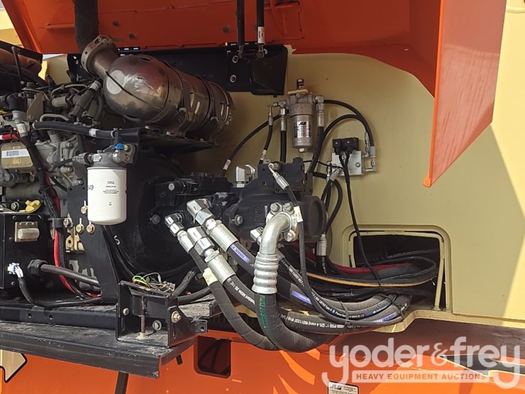 2016-jlg-800aj-image-51